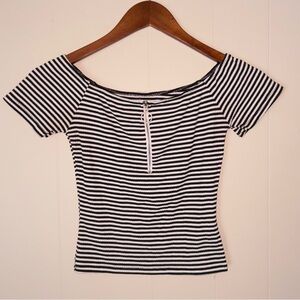 Striped‎ Black and White Off-Shoulder Top